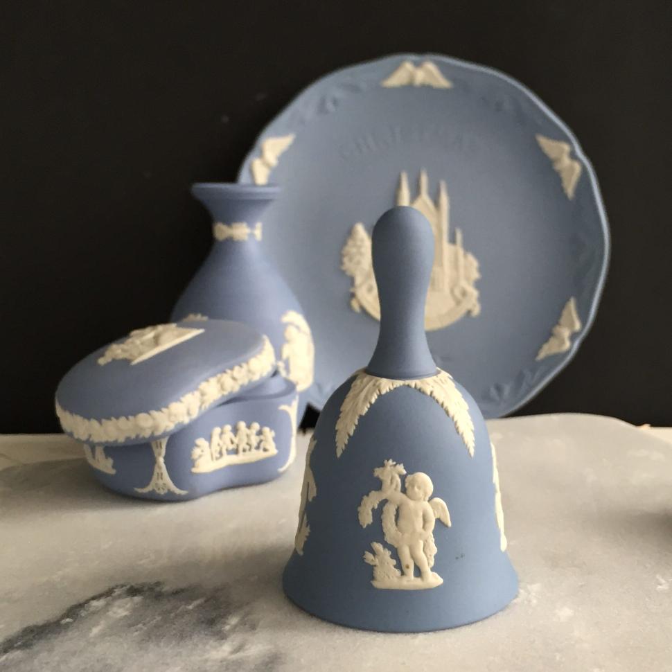 Колокол мини бисквитный фарфор Wedgwood England