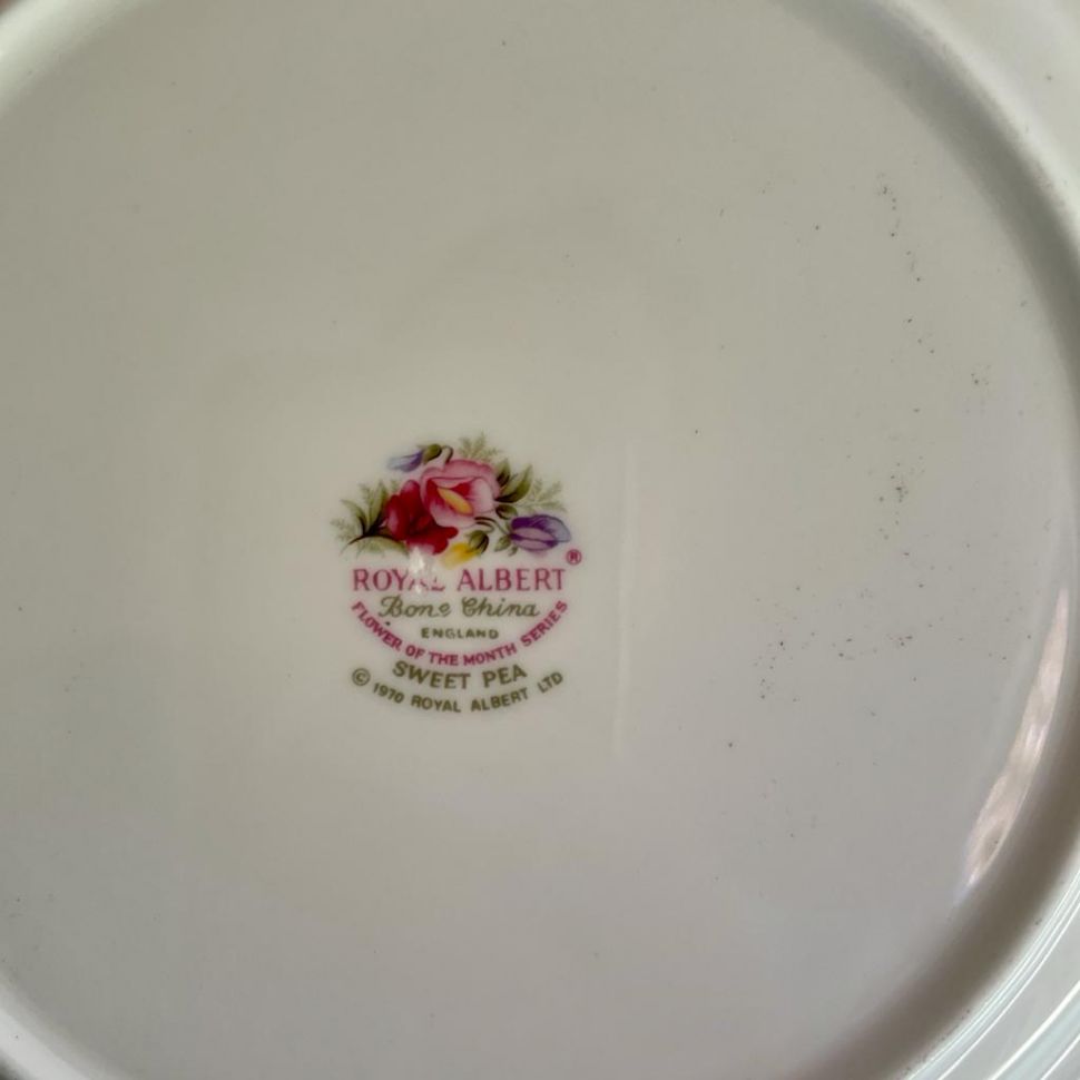 Тарелка Royal Albert 12 месяцев Апрель 21 см Англия