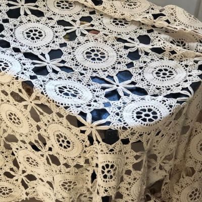 Скатерть бежевая 190х112 см вязанная крючком