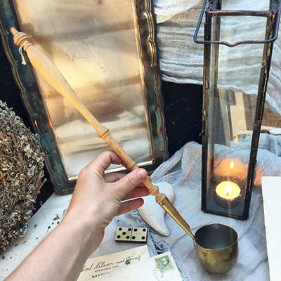 Половник латунный глубокий на длинной деревянной ручке