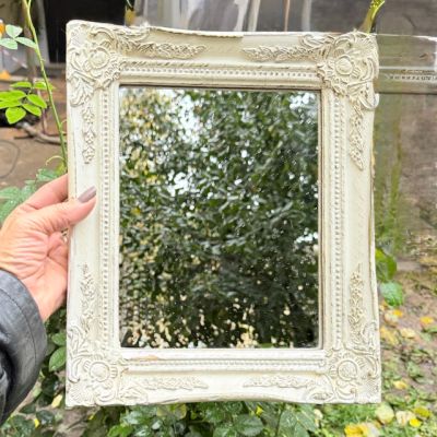 Зеркало в деревянной раме 32 см