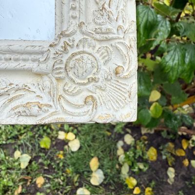 Зеркало в деревянной раме 32 см