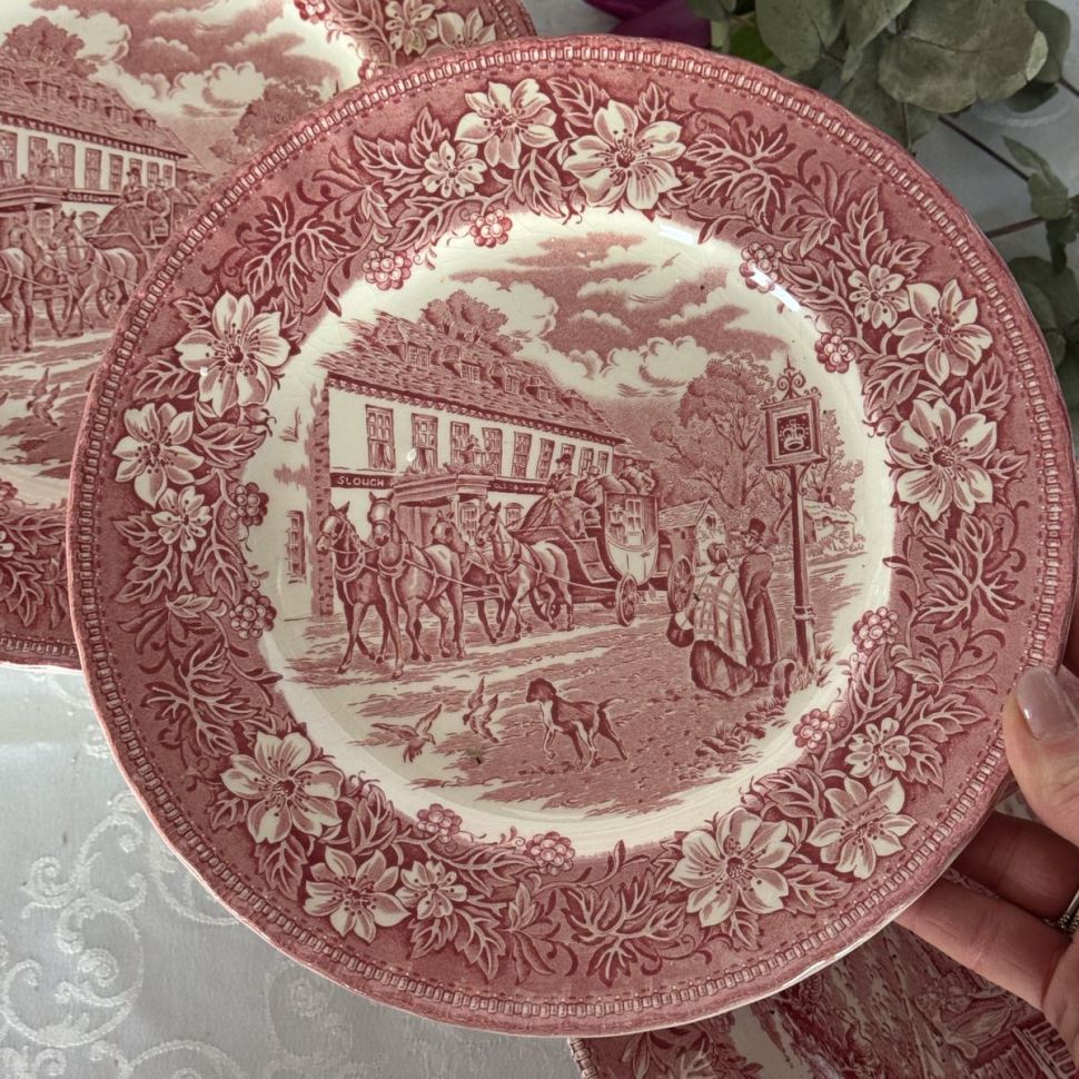 Тарелка Royal Tudor Ware Coaching Taverns красная 25 см Англия
