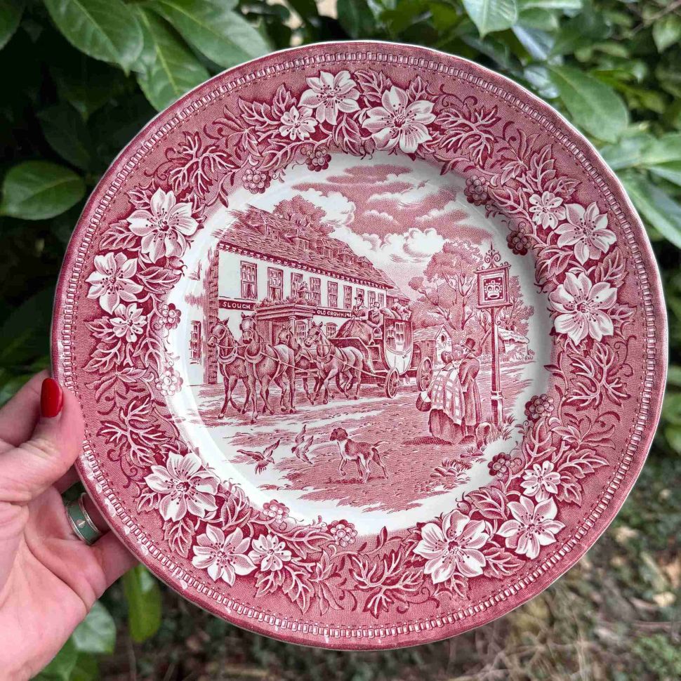 Тарелка Royal Tudor Ware Coaching Taverns красная 25 см Англия