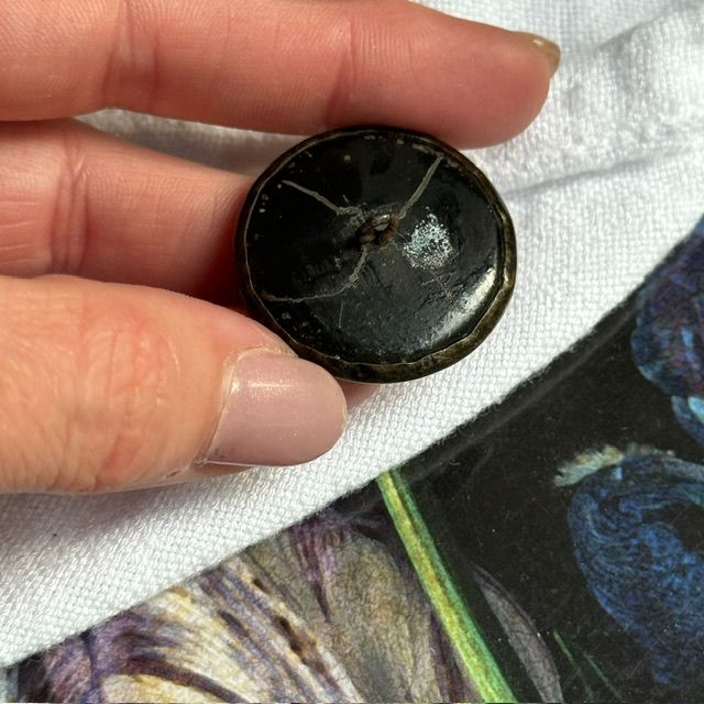 Пуговица старинная Рыцарь 3 см чернение по латуни