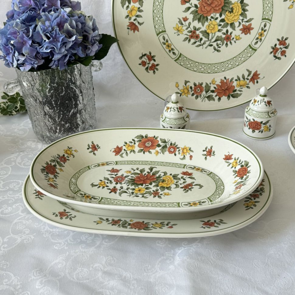 Блюдо овал углубленное ВиллеройБох Summerday 30 см Германия