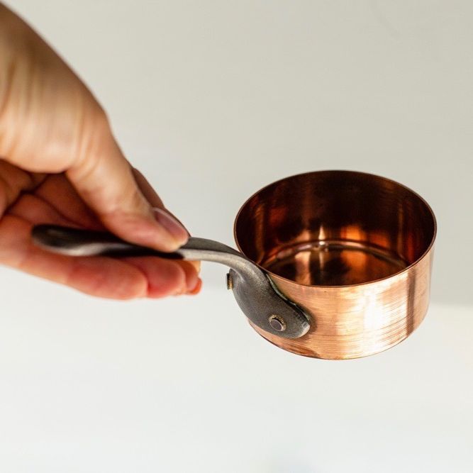 Ковш медный 200 мл с чугунной ручкой литая медь