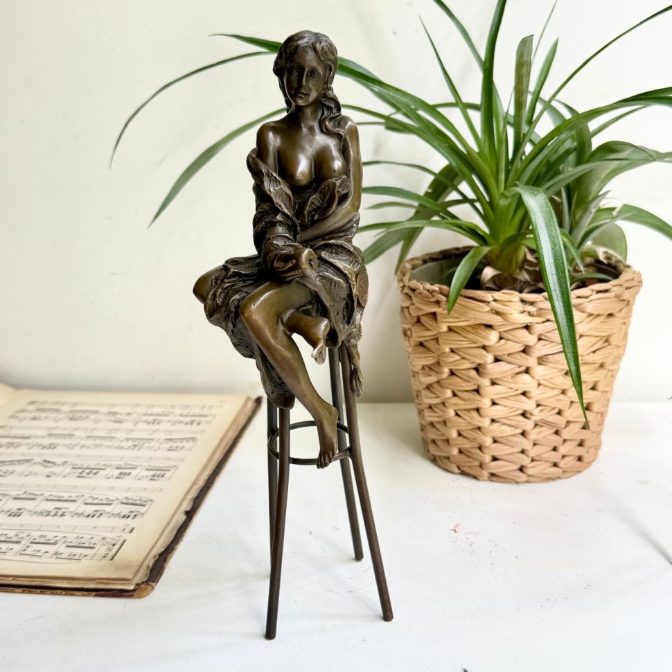 Статуэтка Девушка с яблоком Pierre Collinet 26 см Франция бронза 50-е гг