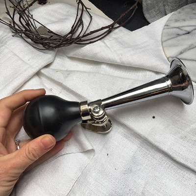 Гудок с черной грушей