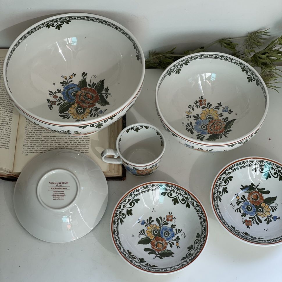 Салатник большой Alt Amsterdam ВиллеройБох 23 см Германия