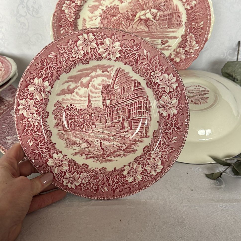 Тарелка глубокая Royal Tudor Ware Coaching Taverns красная 23 см Англия