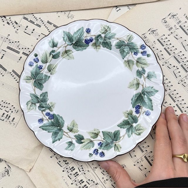 Тарелка Nikko Ежевика 20 см фарфор Япония