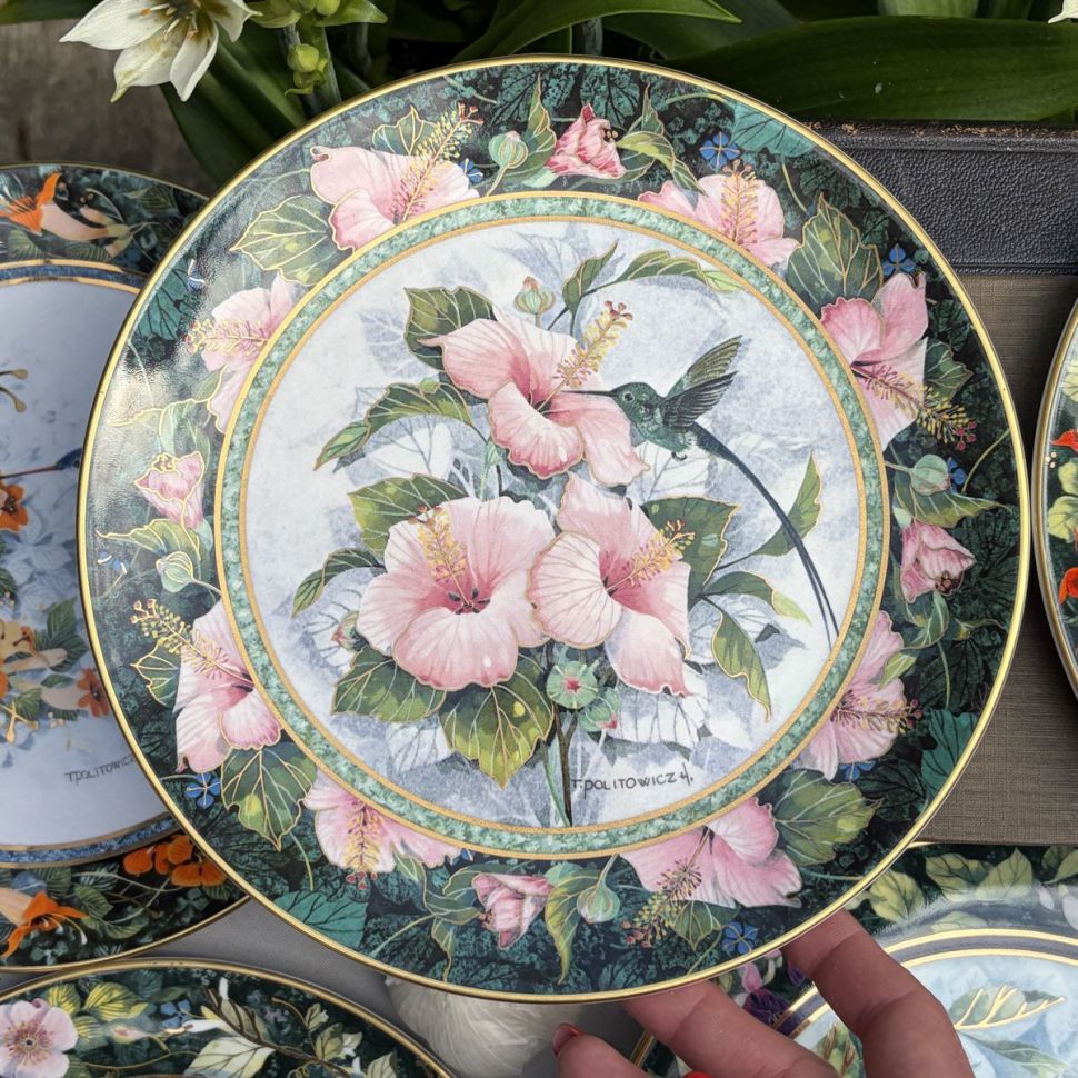 Тарелка Franklin Mint Royal Doulton Синегорлый сильф 21 см фарфор Англия