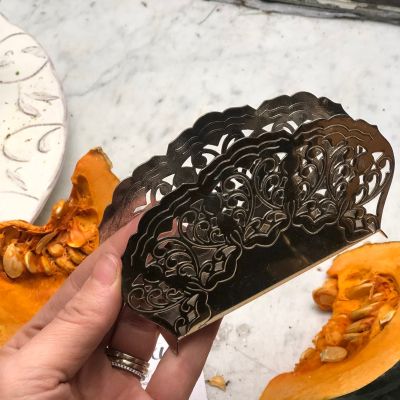 Салфетница ажурная волнистый край