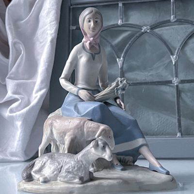 Статуэтка Пастушка 26 см фарфор Rex Валенсия