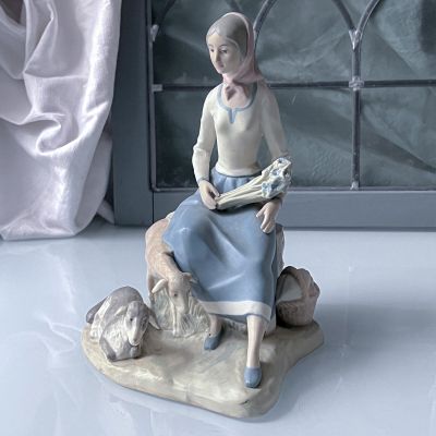 Статуэтка Пастушка 26 см фарфор Rex Валенсия