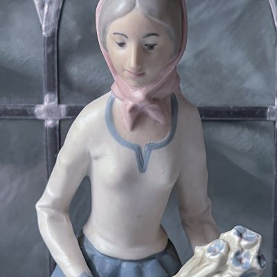 Статуэтка Пастушка 26 см фарфор Rex Валенсия