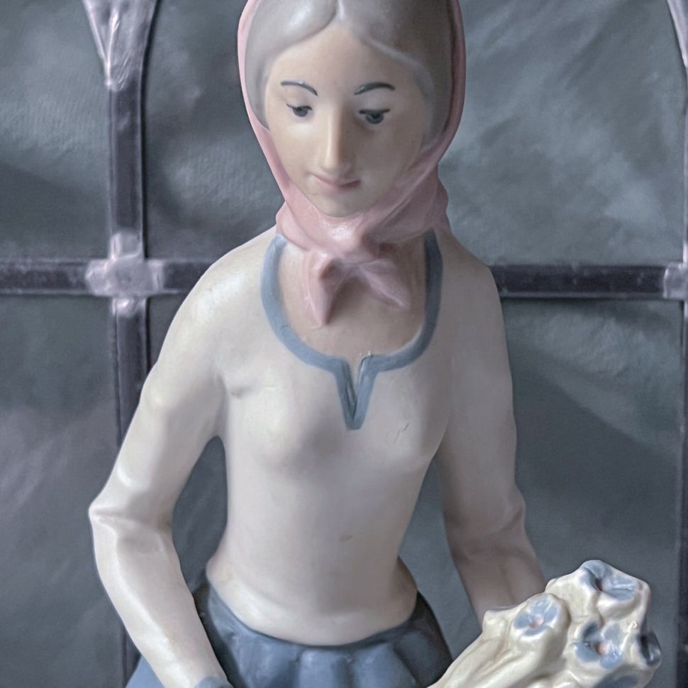 Статуэтка Пастушка 26 см фарфор Rex Валенсия