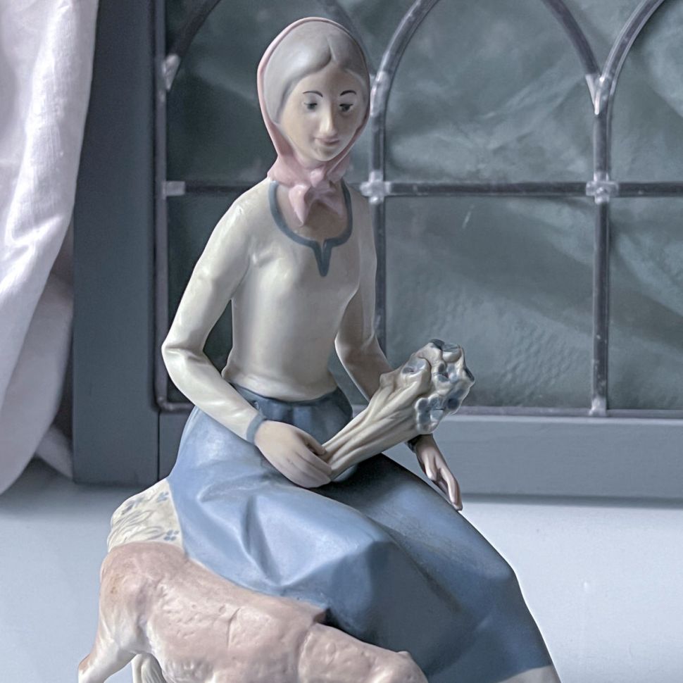 Статуэтка Пастушка 26 см фарфор Rex Валенсия