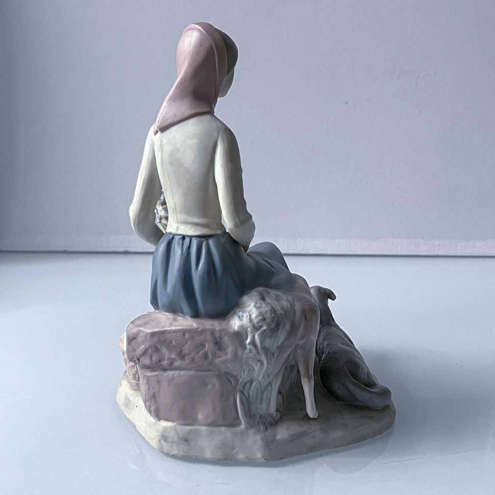 Статуэтка Пастушка 26 см фарфор Rex Валенсия