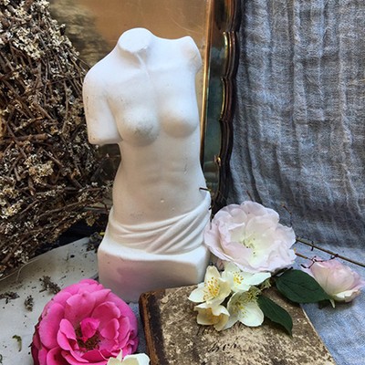 Статуэтка женский торс, фаянс