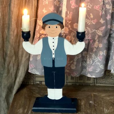 Подсвечник деревянный Мальчик