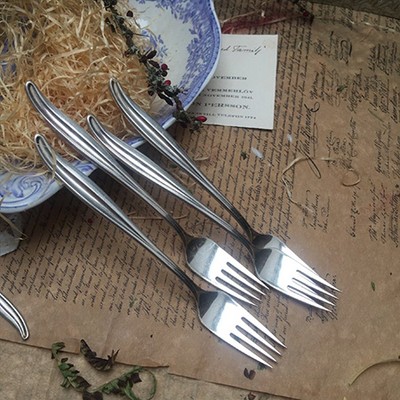 Вилка десертная с ручкой волной