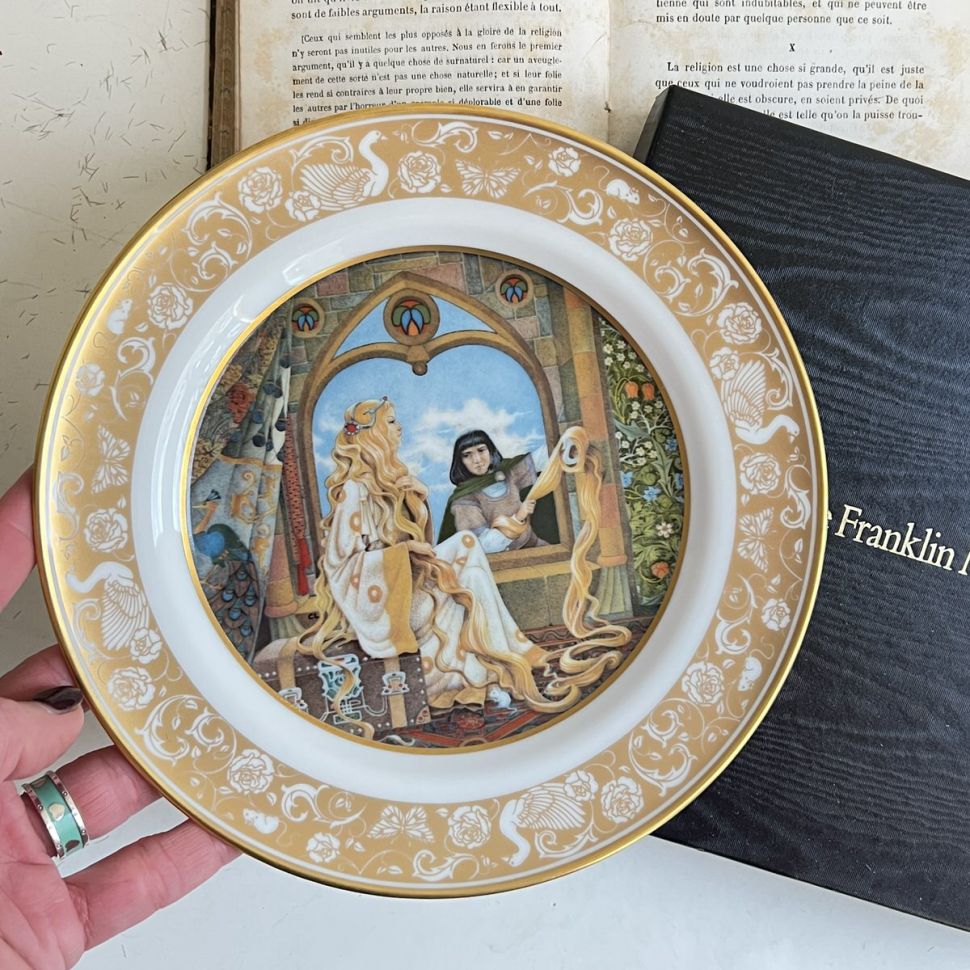 Тарелка Franklin Porcelain Сказки Рапунцель 1978 г. W.Germany 