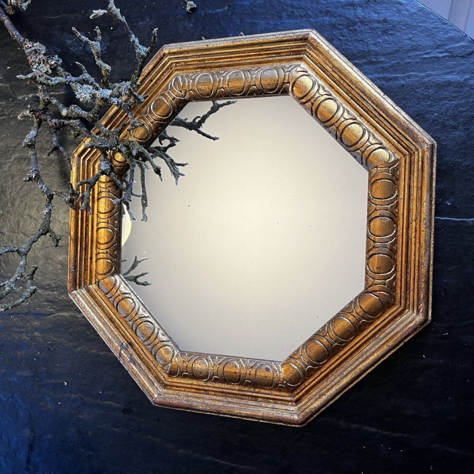 Зеркало восьмигранное в деревянной раме 39 см Италия