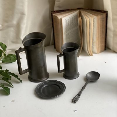 Мерный стакан 200 мл олово (слева)