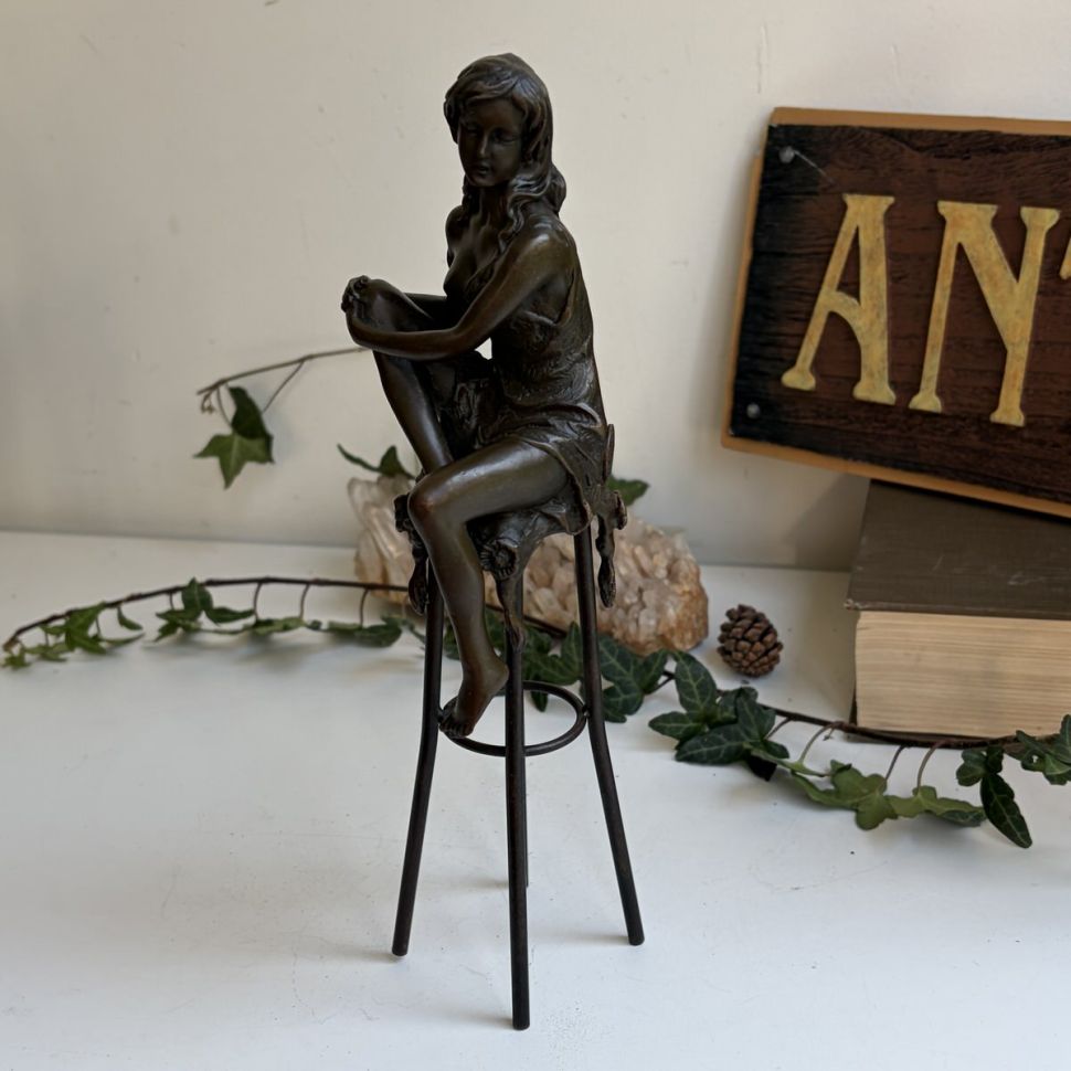 Статуэтка Девушка держащаяся за колено Pierre Collinet 27 см Франция бронза 50-е гг