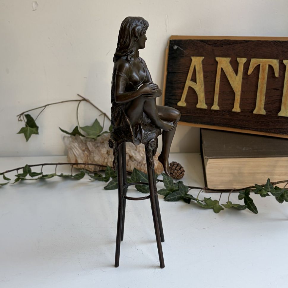 Статуэтка Девушка держащаяся за колено Pierre Collinet 27 см Франция бронза 50-е гг