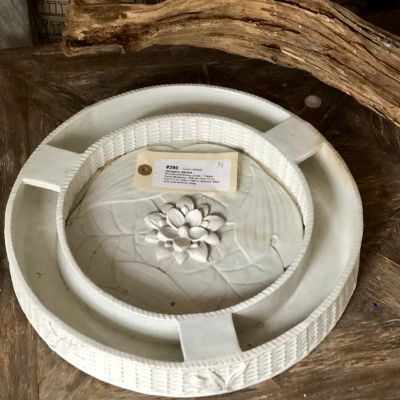 Блюдо огромное для сервировки (отколотая часть)