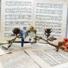 Подсвечник скульптура WL 1895 Попугаи на ветке 36 см фарфор бронза