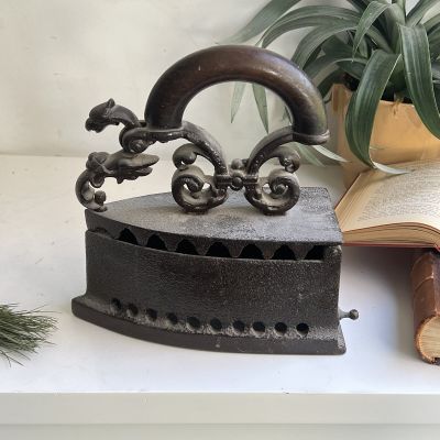 Утюг 22 см чугун деревянная ручка