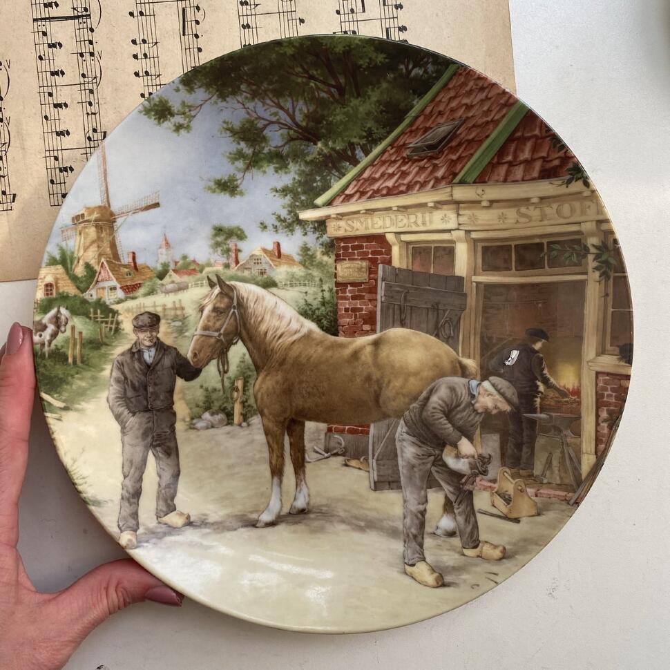 Тарелка 24 см 1985 с подвесом Royal Schwabap