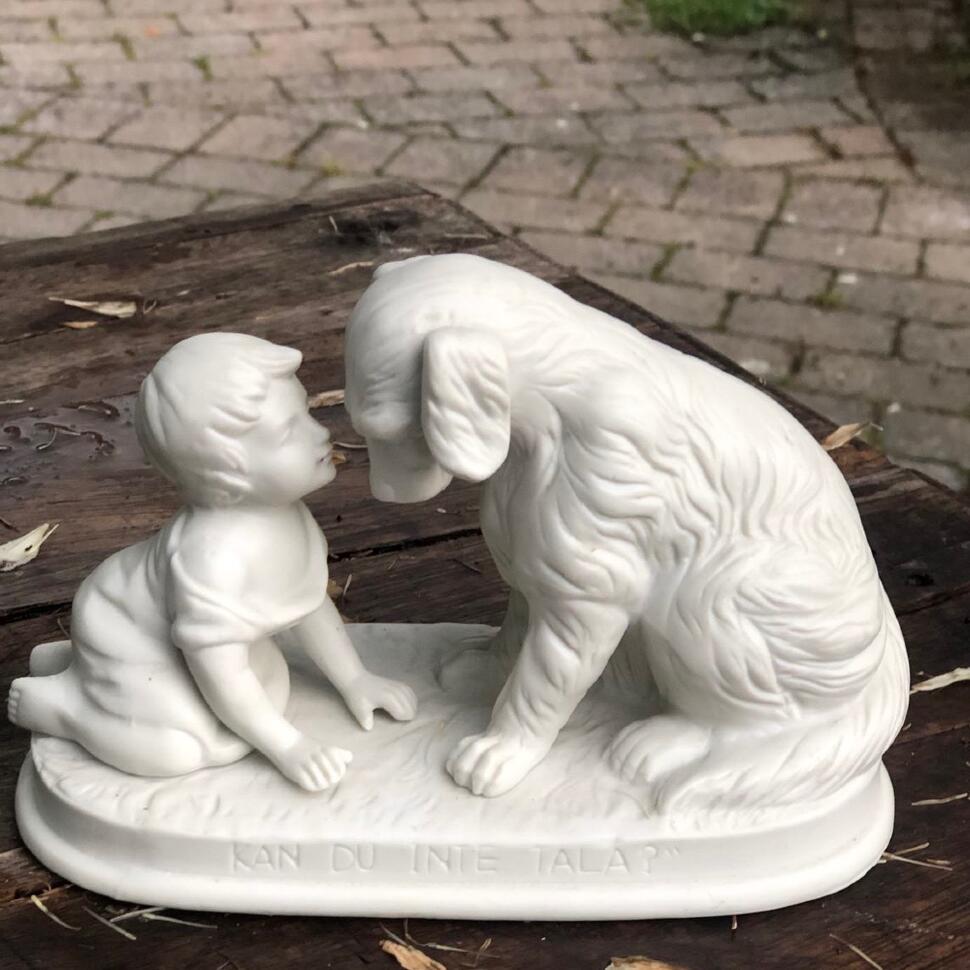 Статуэтка Мальчик с собакой 18 см фарфор ручная работа