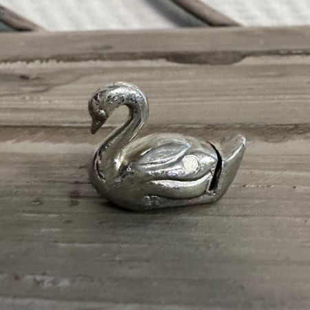 Подставка сервировочная для именной карточки Лебедь малый 2,5 см 