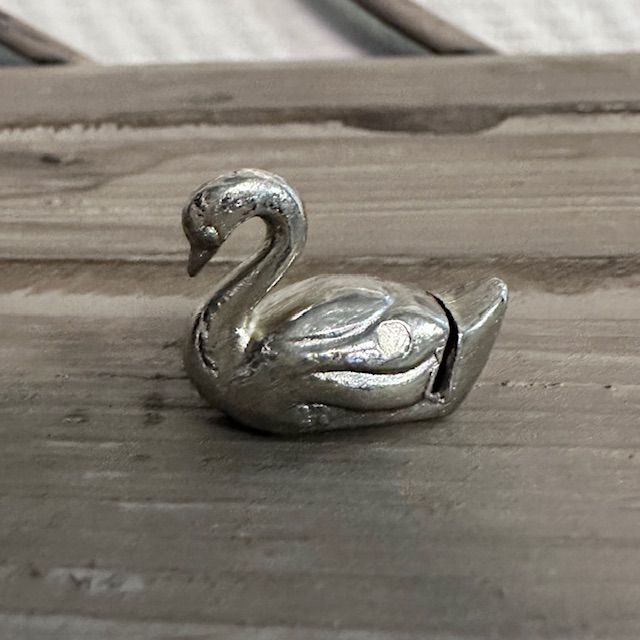 Подставка сервировочная для именной карточки Лебедь малый 2,5 см