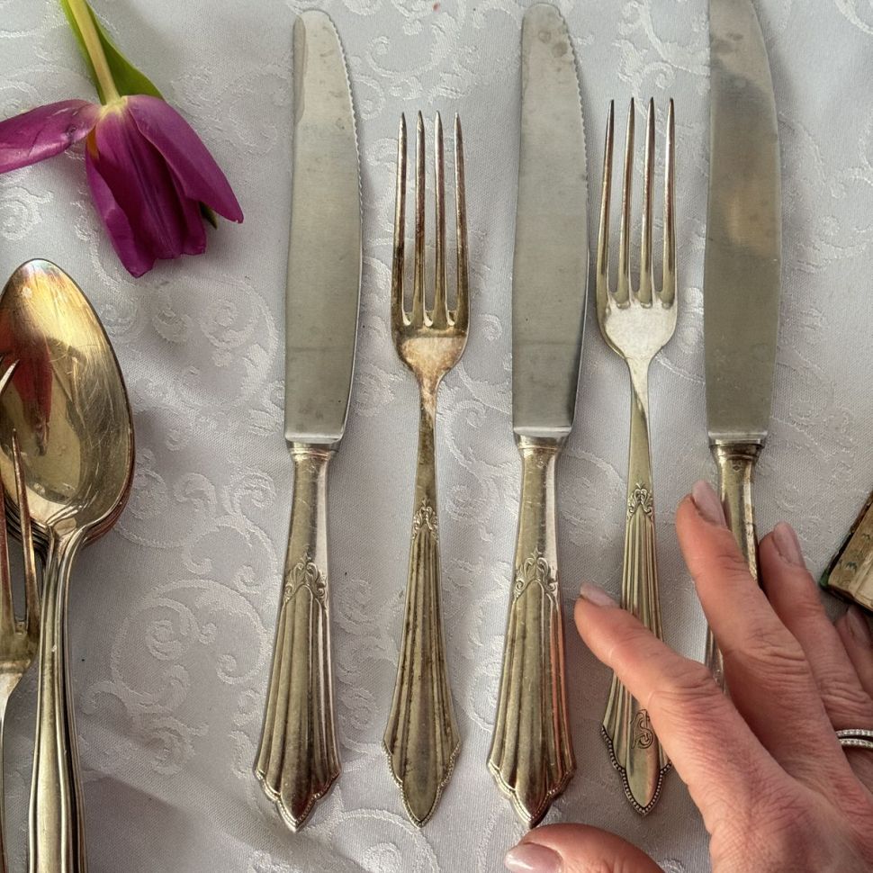 Нож столовый с объемной ручкой 25 см мельхиор серебрение