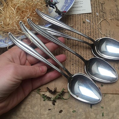 Ложка десертная с ручкой волной