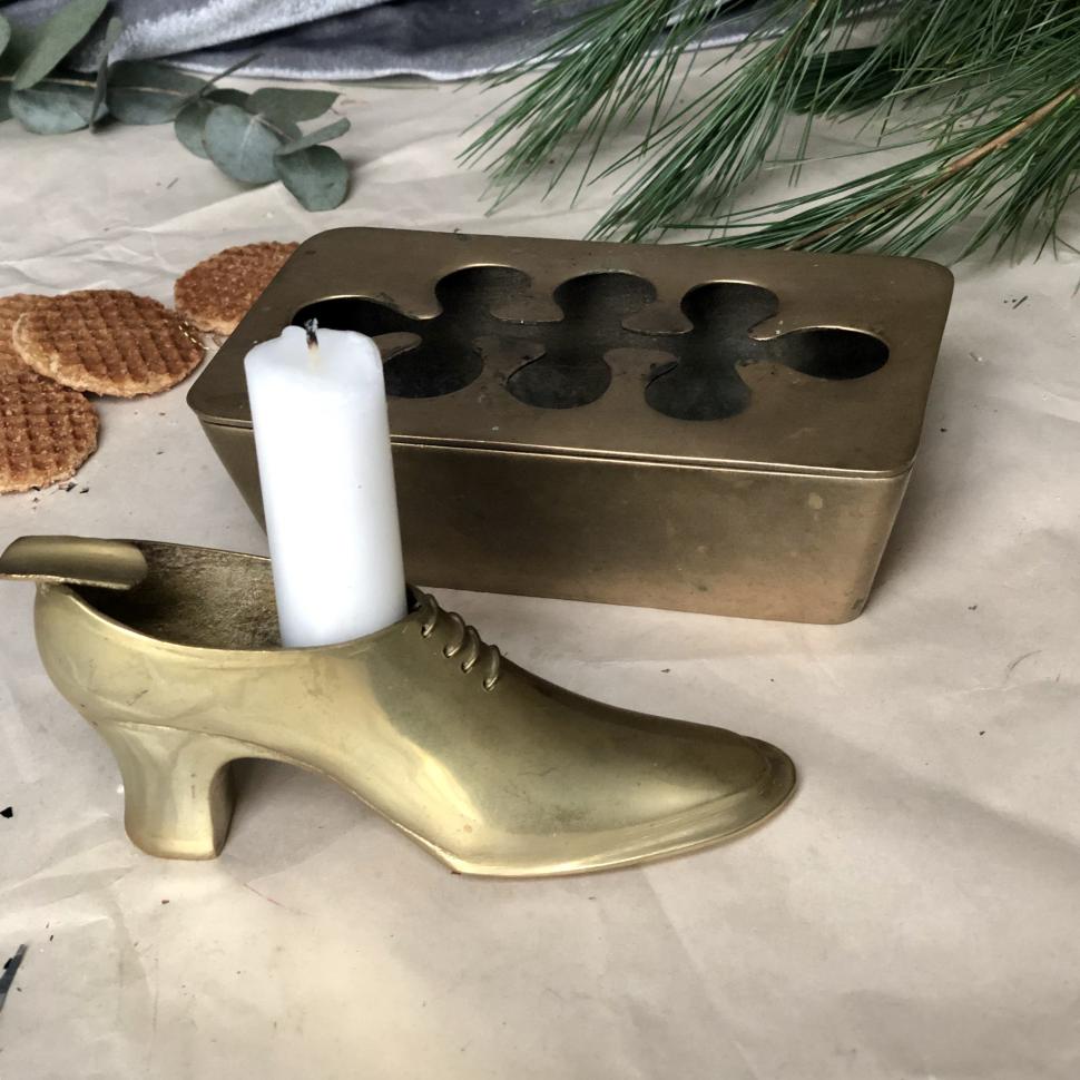 Латунный дамский ботинок пепельница