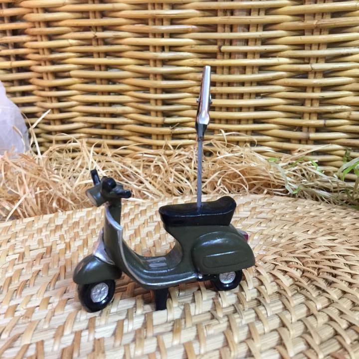 Держатель прищепка для фото поздравления записок Скутер