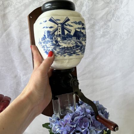 Кофемолка настенная Delft на дереве 30 см Голландия