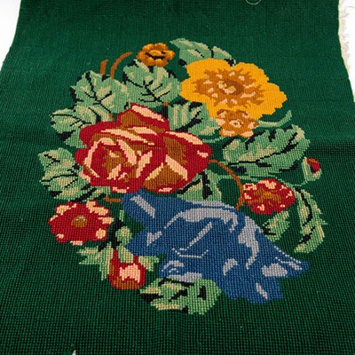 Вышивка на подушку Цветы