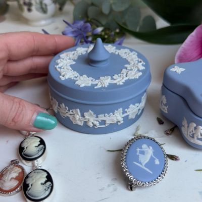 Шкатулка 8 см бисквитный фарфор Wedgwood England 