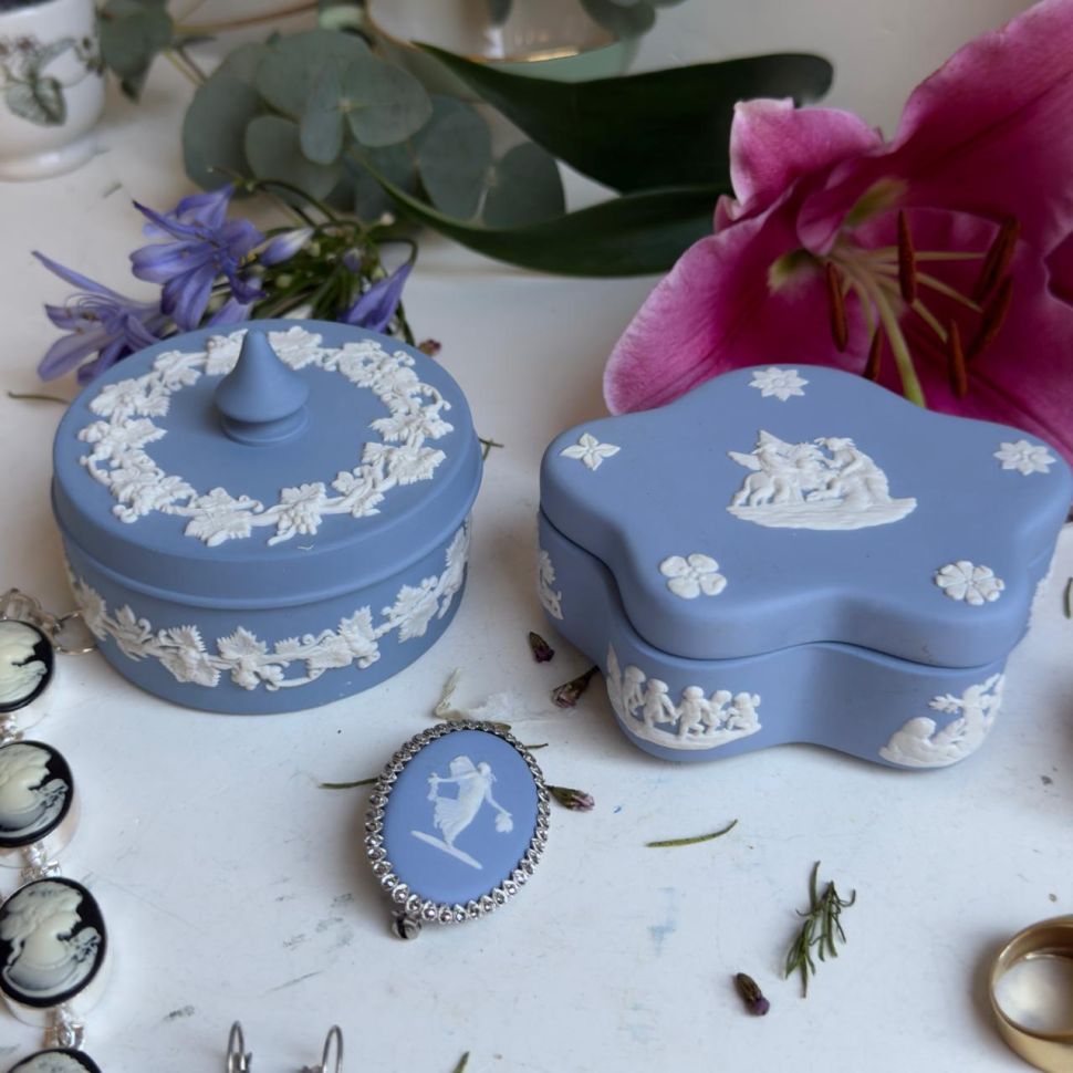 Шкатулка 8 см бисквитный фарфор Wedgwood England 