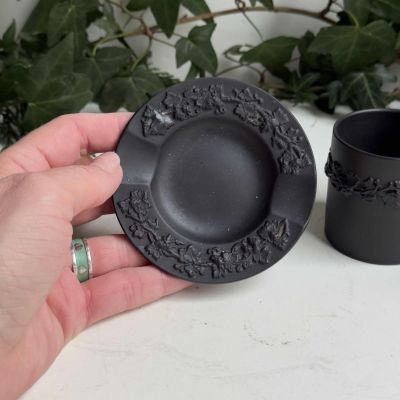 Пепельница блюдце Wedgwood бисквитный фарфор черный 9 см Англия
