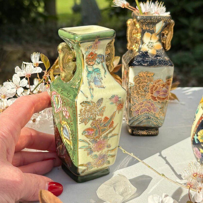 Ваза Satsuma фарфор роспись 50-е гг Шинуазри зеленая 13 см