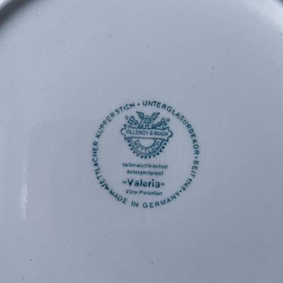 Тарелка ВиллеройБох Valeria красный 24 см Германия 1940-1970 гг.